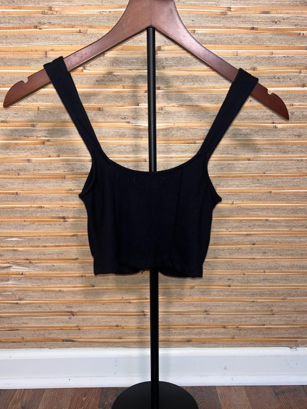 RSQ Black Hook and Eye Clasp Crop Top Size XS - Picture 2 of 4